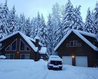 Cozy Studio Apartment - Enumclaw - Edificio