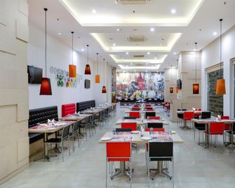 Red Fox by Lemon Tree Hotels, Sector 60, Gurugram - Gurugram - Restaurante