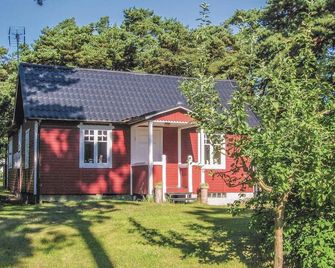 3 Bedroom Lovely Home In Borrby - Borrby - Gebäude