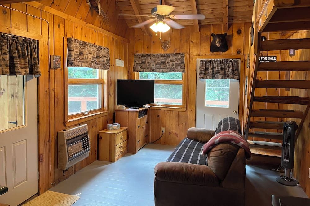 2 bedroom private custom built home with loft.