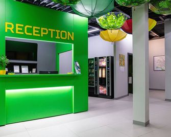 Green Cube Capsule Hostel - Sofia - Recepcja