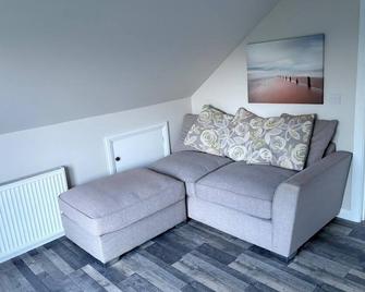 Lisburn - 1 Bedroom - sleeps 2 - Street parking - Lisburn - Living room