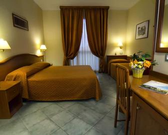 Hotel degli Amici - Artena - Спальня