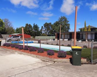 Avenue Motel - באלארט - בריכה