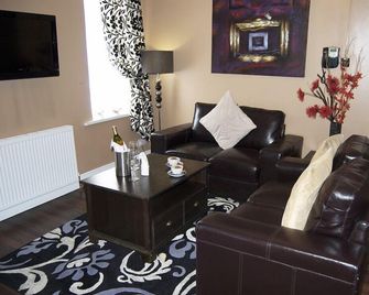 The Villaggio Hotel & Restaurant - Warrington - Living room