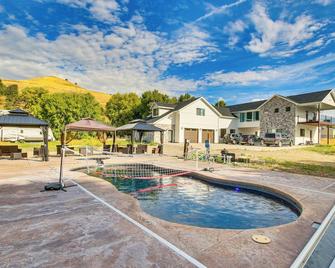 Sugar Creek Apartment On Cub River Share - Preston - Piscina