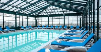 Sowell Hotels Le Beach - Trouville-sur-Mer - Pool