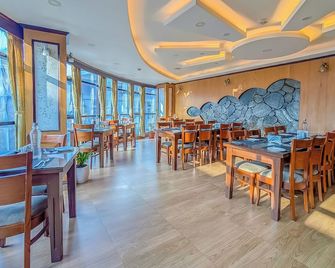 Yashshree Jai Hotel & Banquet - Darjeeling - Restaurant