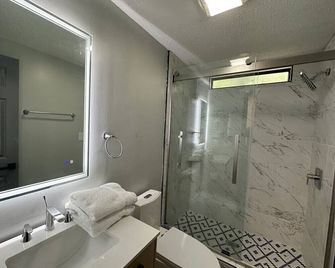 Modern 2 bed Home 10 mins from Dtown Gainesville - Gainesville