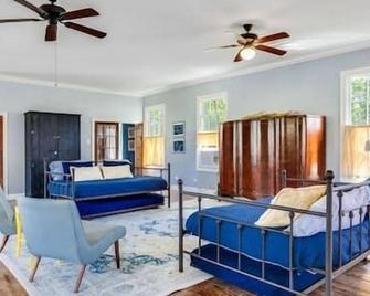 The Old Opera House Loft - Breaux Bridge