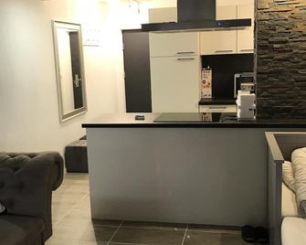 Einliegerwohnung mit Terrasse - فريديريكشافن - أفضل طعام