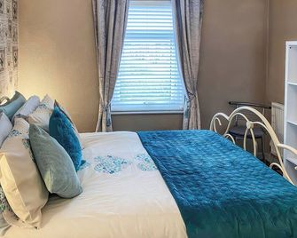 3 bedroom accommodation in Thornton-Cleveleys, near Blackpool - Thornton-Cleveleys - Bedroom