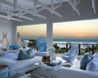 White Pearl Resorts Ponta Mamoli - Zitundo - Living room