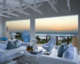 White Pearl Resorts - Zitundo - Salon