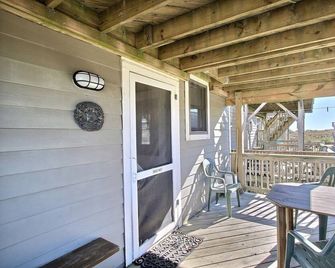 21 Sandcastle Studio Bedroom Condo by RedAwning - Hatteras - Balcón