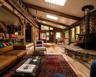 Magical Lost Sierra Bungalow - Stargaze & Unwind - Sierra City - Sala de estar
