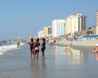 Luxury 3-Br Cottage / Pool&wifi, Steps To Ocean - Myrtle Beach - Beach