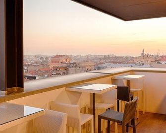 Hotel Premium Porto Downtown - פורטו - מרפסת