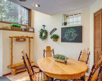 Charming Cottage Steps To Lake Wandawega - Elkhorn - Jídelna