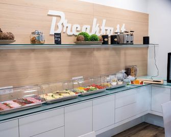 Shome Hotel Graz I Self-Check-In I Free Parking - Graz - Buffet