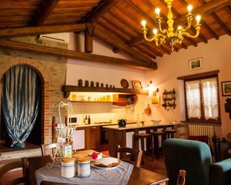 Agriturismo Azienda Agricola Il Pozzo - Capolona - Comedor