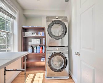 6 Mi to Capitol Hill Spacious Family Home in DC - Washington, D.C. - Laundry facility