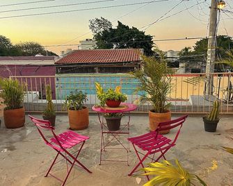 Kuka y Milpa - מרידה - מרפסת