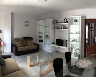 Quiet And Bright Comfort Center - Ceuta - Salon