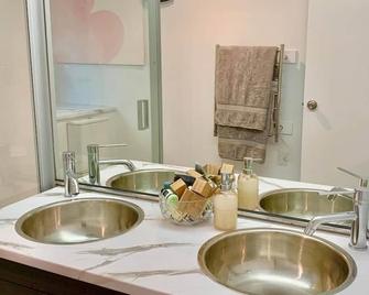 Private Accommodation in the Eastern suburbs. - Auckland
