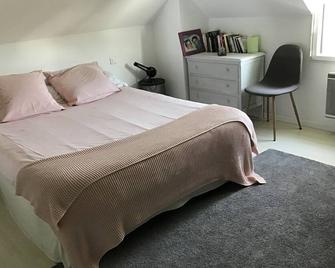 Jolie Maison sur Vannes Pour des Vacances en Famille - Ploeren - Chambre