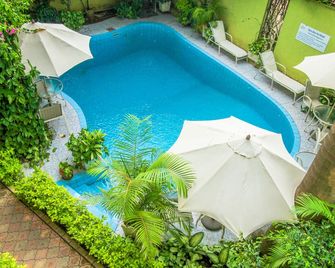 Dolce Vita Resort Hotel - Bujumbura - Pool