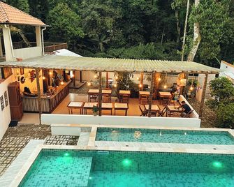 News Hospedagem - Paraty - Pool