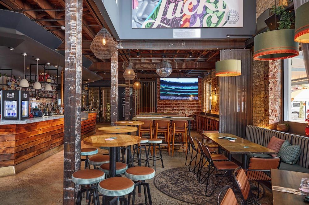 ذا لَكي هوتيل - نيوكاسل - بار