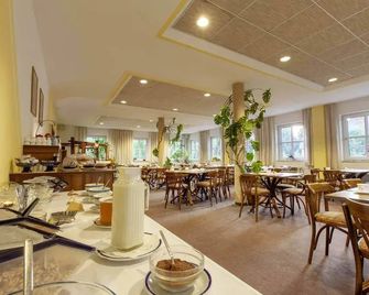 Landhotel Alter Weber - 쿠네발데 - 레스토랑