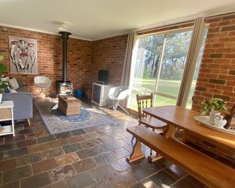 Mogendoura Farm 3 Cottages Max 12 Adults But 18 People Including Children - Batemans Bay