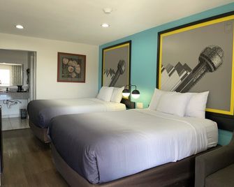 Super 8 by Wyndham Wichita Falls - Wichita Falls - Bedroom