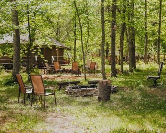 Jack Pines Resort - Osage - Патіо