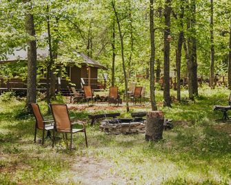 Jack Pines Resort - Osage - Patio