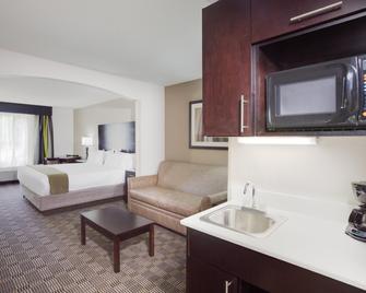 Holiday Inn Express Hotel & Suites Mebane, An IHG Hotel - Mebane - Bedroom