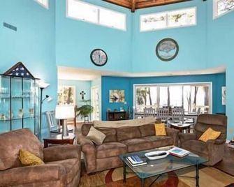 Sunset Breezes - quiet waterfront retreat - Cambridge - Huiskamer
