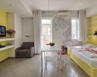 1926 Designed Aparthotel - Haifa - Habitación