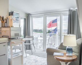 935 Ocean, a Beachside Inn - Hampton - Olohuone