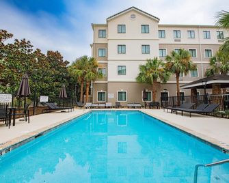 Staybridge Suites Lafayette-Airport By IHG - לאפאייט - בריכה