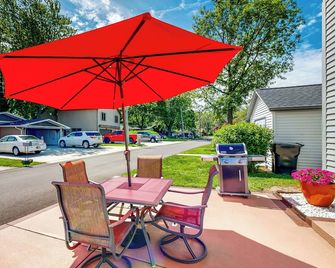 The Boat House With Dock Enjoy Lake Life - Syracuse - Patio
