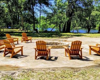 Serenity Springs On The Suwannee Tree House #1 - Old Town - Patio