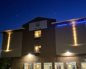 Comfort Inn & Suites Miami - Route 66 - Miami - Edificio