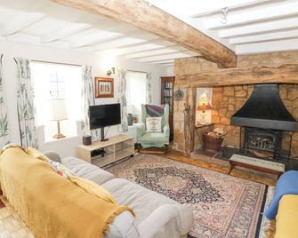 Priors Mead - Banbury - Living room