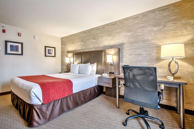 Comfort Inn Suites South Aed 271 A E D 3 2 0 Calgary Hotel