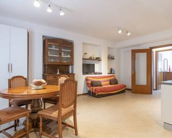 Apartment Casa dalla Mamma by Interhome - Montalto Ligure - Comedor