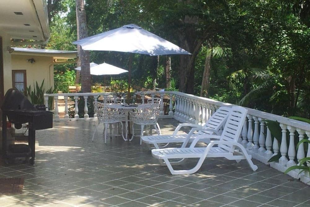 Hibiscus House Bed And Breakfast - Contadora - Patio